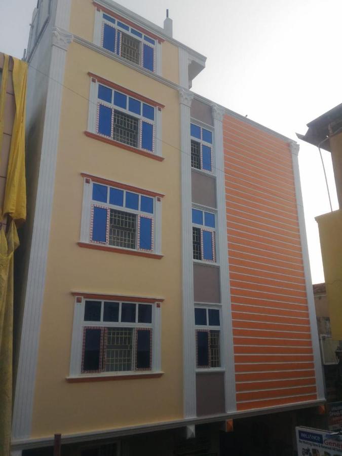 Grk Residency Hotel Gūduvāncheri Buitenkant foto