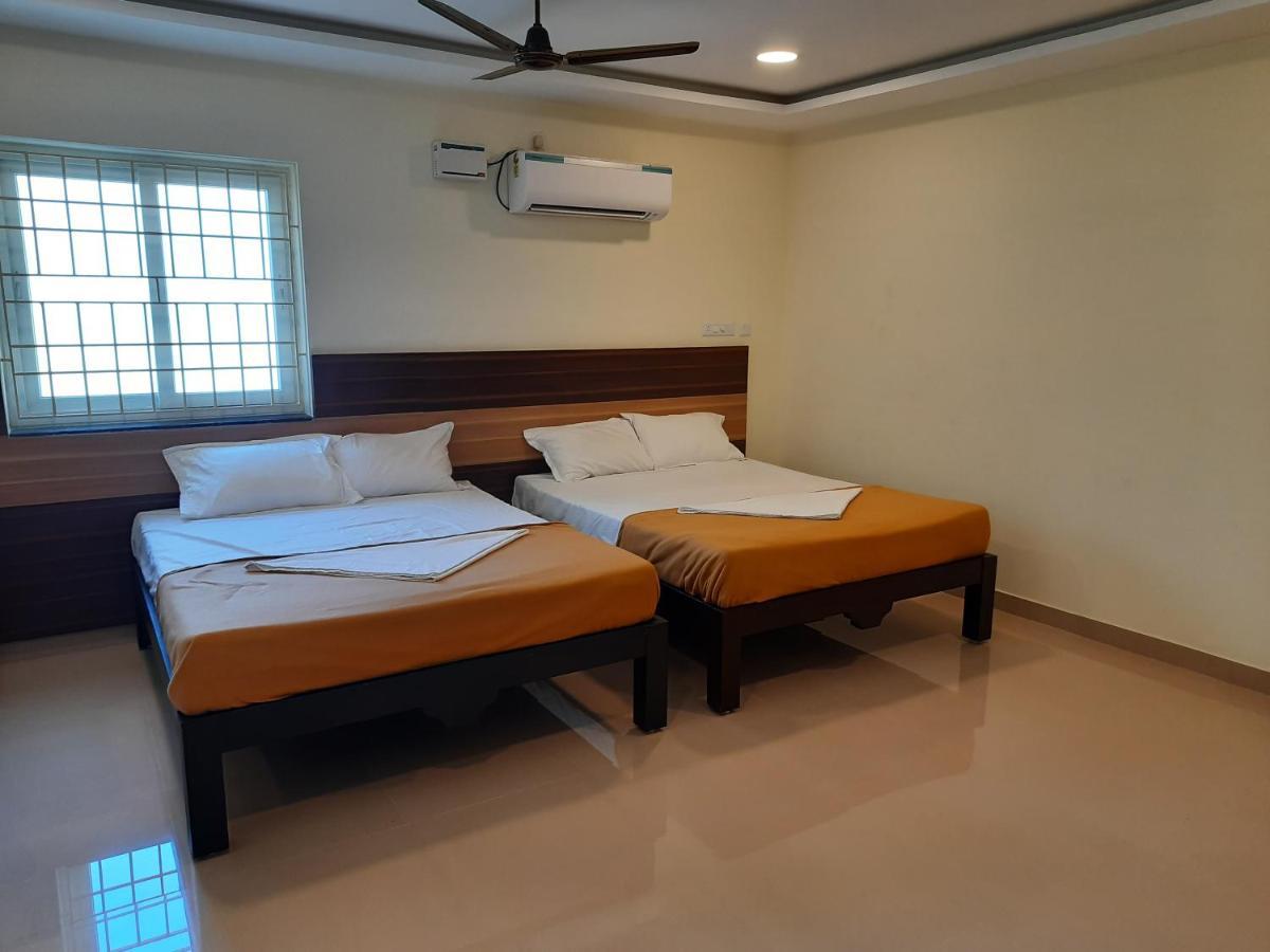Grk Residency Hotel Gūduvāncheri Buitenkant foto